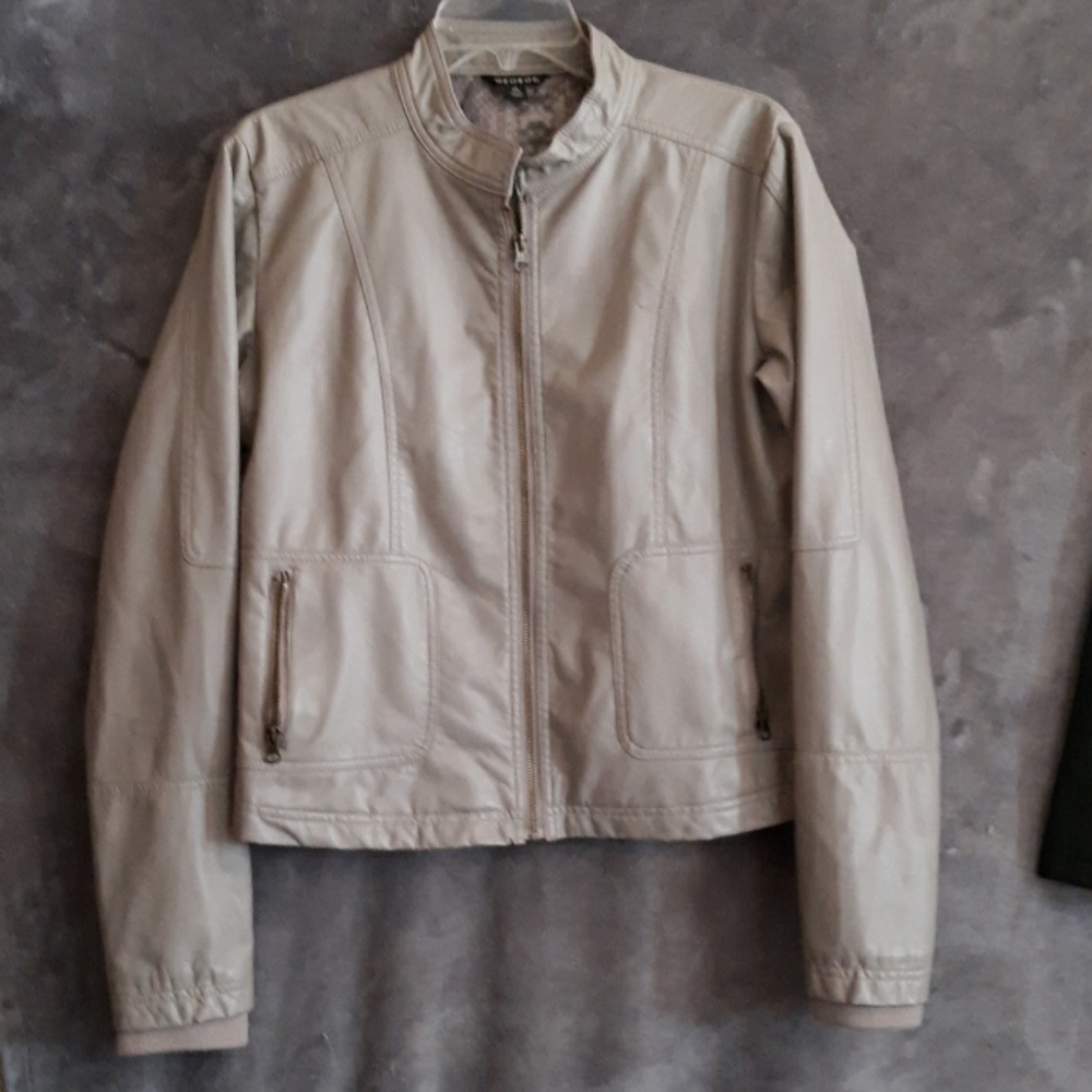 🌻B2G1 Faux leather jacket